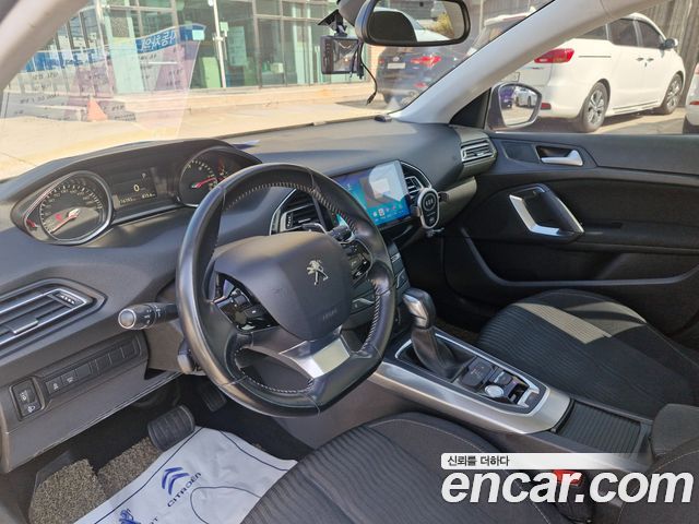 Peugeot 308 2016 — photo 9