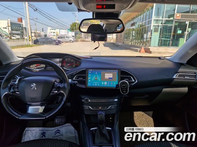 Peugeot 308 2016 — photo 11
