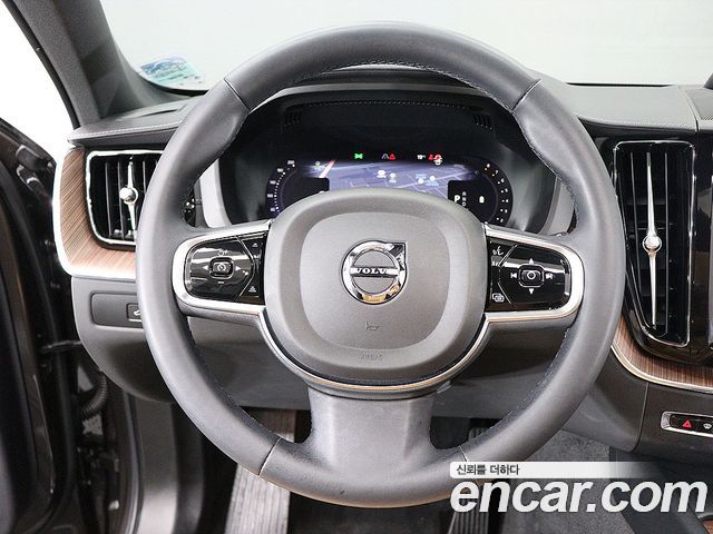 Volvo XC60 2024 — photo 14