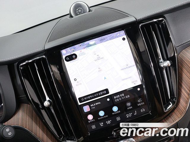 Volvo XC60 2024 — photo 15