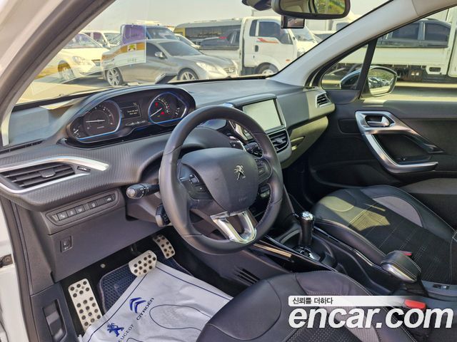 Peugeot 2008 2015 — photo 9
