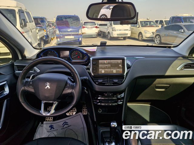 Peugeot 2008 2015 — photo 11