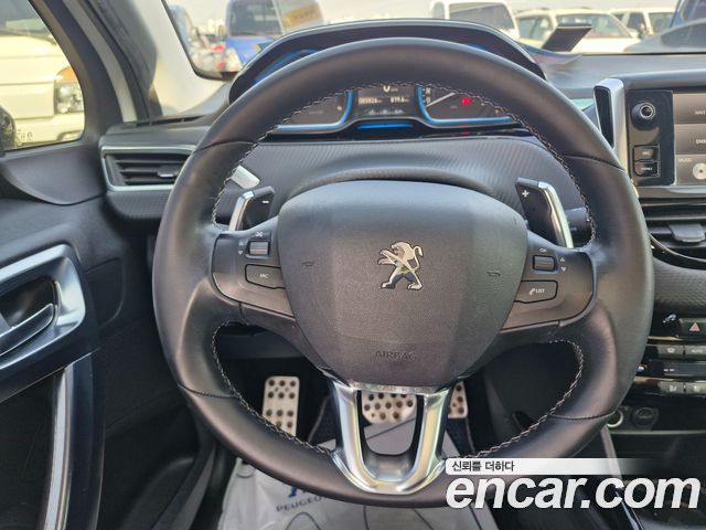 Peugeot 2008 2015 — photo 12