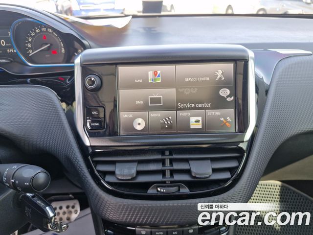 Peugeot 2008 2015 — photo 13
