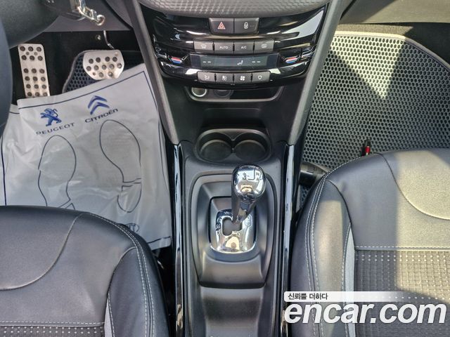 Peugeot 2008 2015 — photo 14