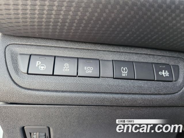 Peugeot 2008 2015 — photo 19