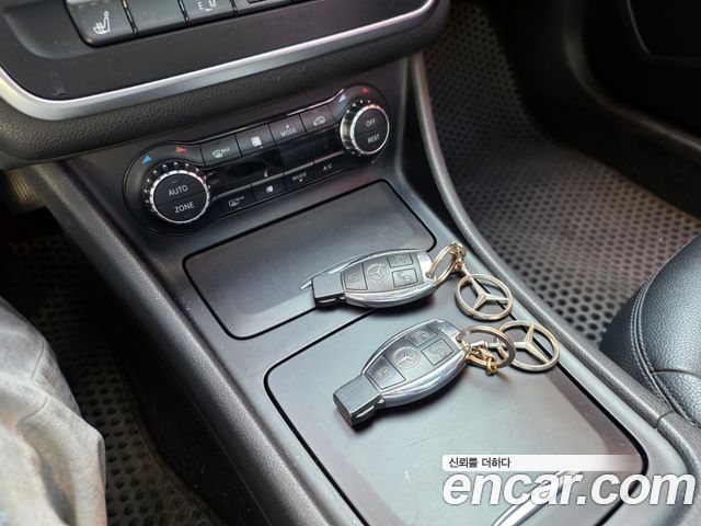 Mercedes-Benz GLA-Class 2015 — photo 16