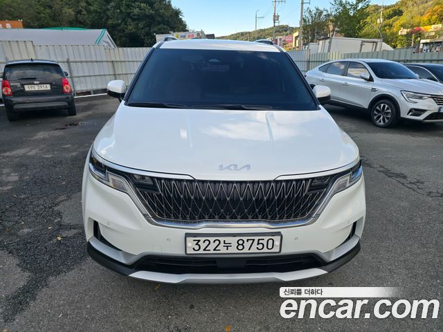 Kia Canival 2023 — photo 3