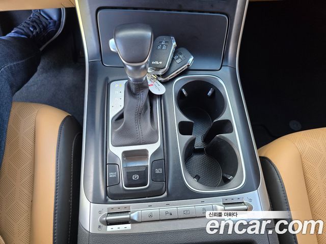 Kia Canival 2023 — photo 9