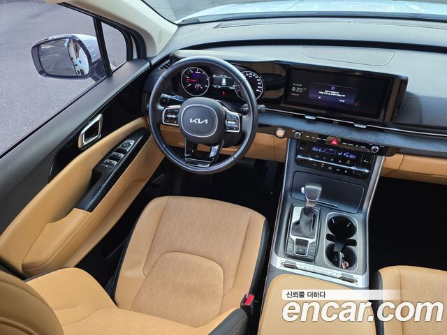 Kia Canival 2023 — photo 10