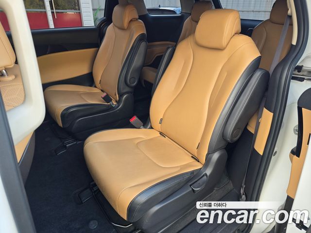 Kia Canival 2023 — photo 13