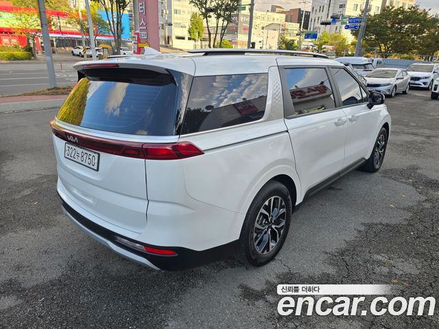 Kia Canival 2023 — photo 17