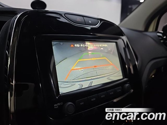 Renault Korea QM3 2015 — photo 15