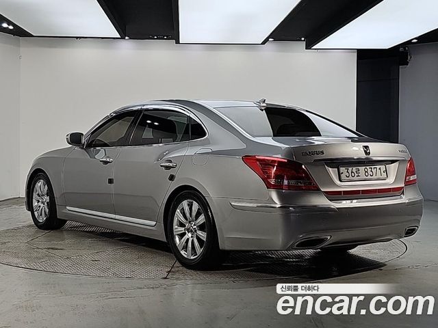 Hyundai Equus 2010 — photo 3