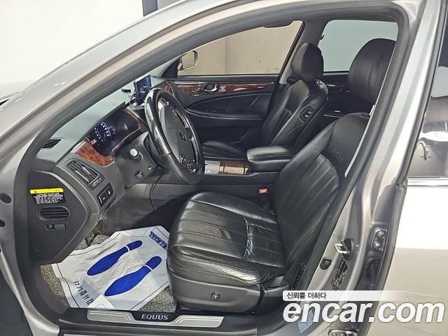 Hyundai Equus 2010 — photo 11