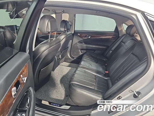 Hyundai Equus 2010 — photo 12