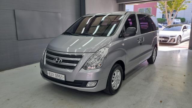 Hyundai Starex 2018 — photo 1