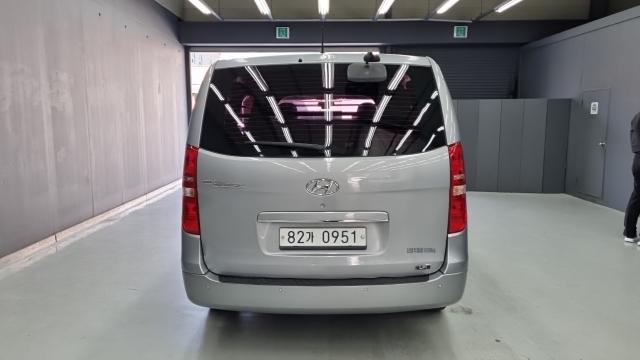 Hyundai Starex 2018 — photo 4