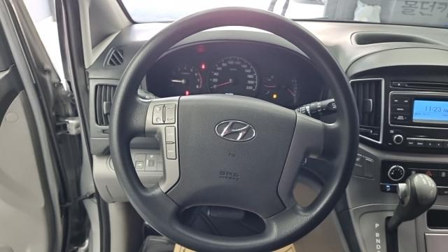 Hyundai Starex 2018 — photo 11