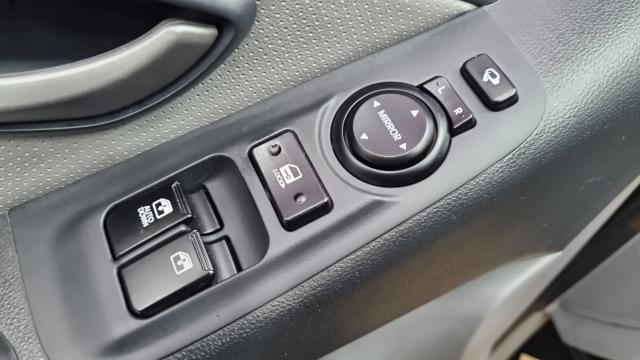 Hyundai Starex 2018 — photo 16