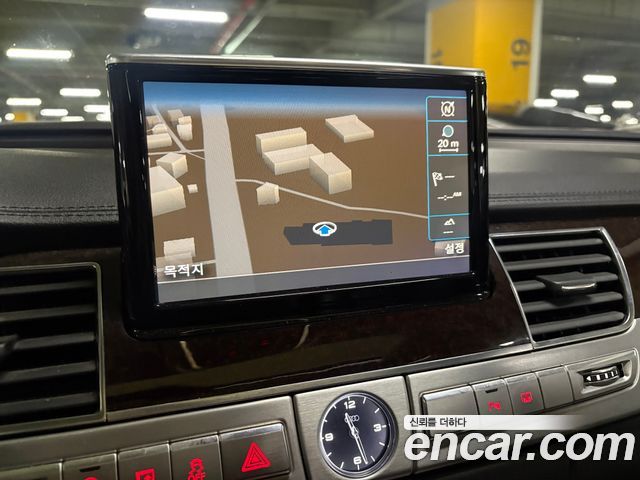 Audi A8 2013 — photo 13