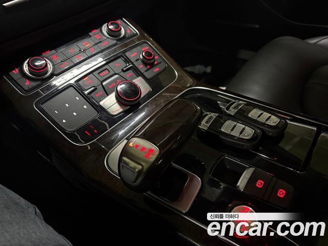 Audi A8 2013 — photo 14
