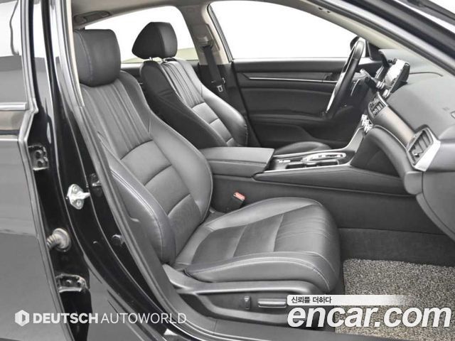Honda Accord 2018 — photo 10