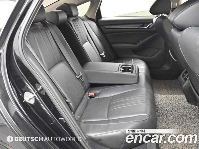 Honda Accord 2018 — photo 12