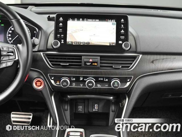 Honda Accord 2018 — photo 14