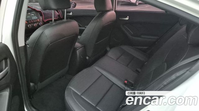 Kia K3 2017 — photo 10
