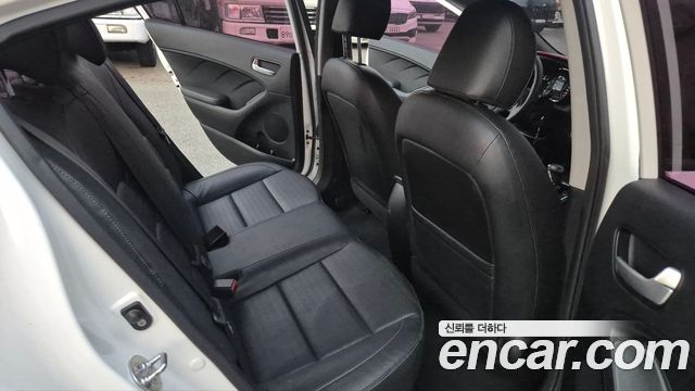 Kia K3 2017 — photo 12