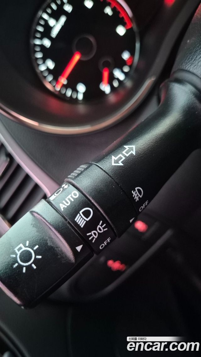 Kia K3 2017 — photo 19