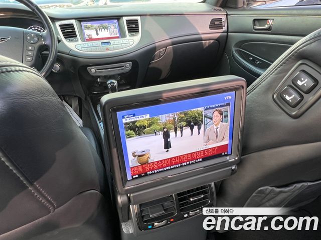 Hyundai Genesis 2012 — photo 17