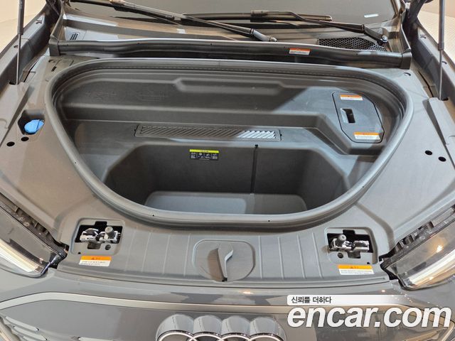 Audi Q6 e-tron 2025 — photo 6
