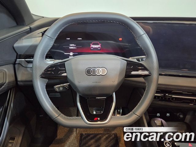 Audi Q6 e-tron 2025 — photo 12