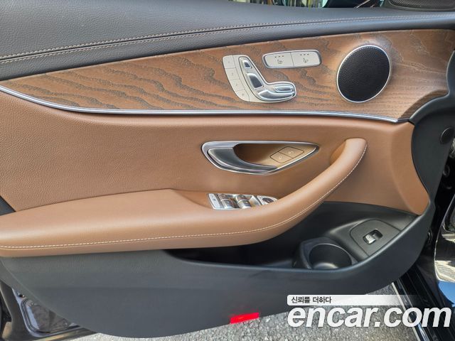 Mercedes-Benz E-Class 2021 — photo 18