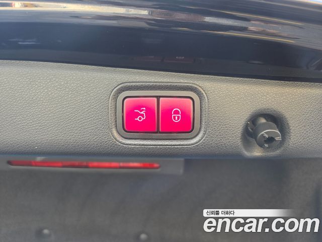 Mercedes-Benz E-Class 2021 — photo 19