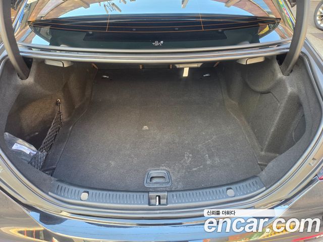 Mercedes-Benz E-Class 2021 — photo 20