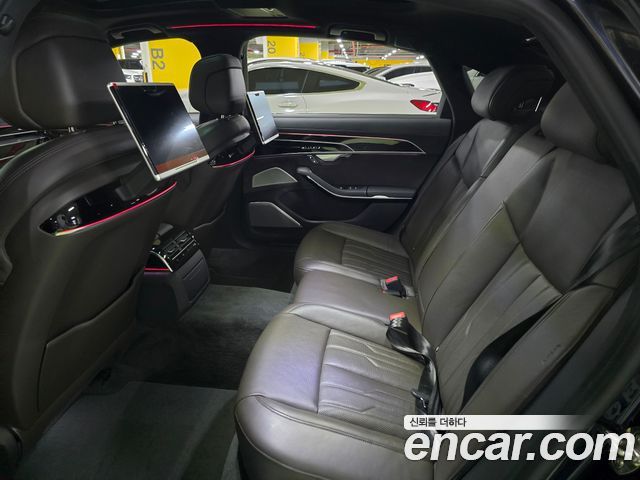 Audi A8 2020 — photo 11