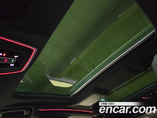 Audi A8 2020 — photo 18