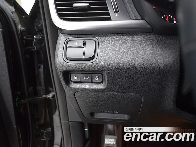 Kia K5 2016 — photo 9