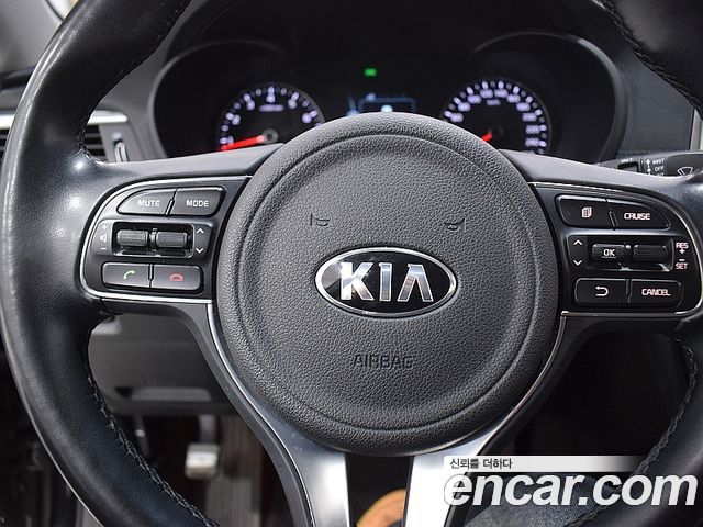 Kia K5 2016 — photo 11