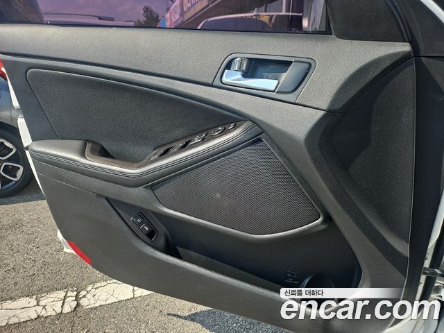 Kia K5 2014 — photo 17