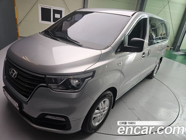 Hyundai Starex 2019 — photo 1