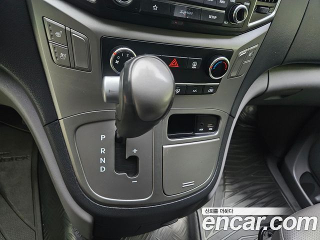 Hyundai Starex 2019 — photo 9