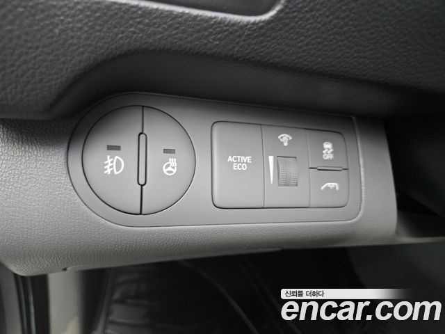Hyundai Starex 2019 — photo 12