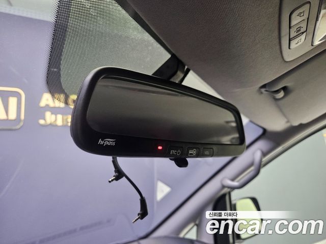 Hyundai Starex 2019 — photo 13