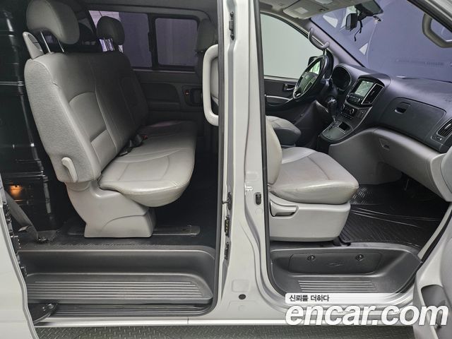 Hyundai Starex 2019 — photo 15