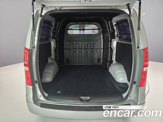 Hyundai Starex 2019 — photo 16