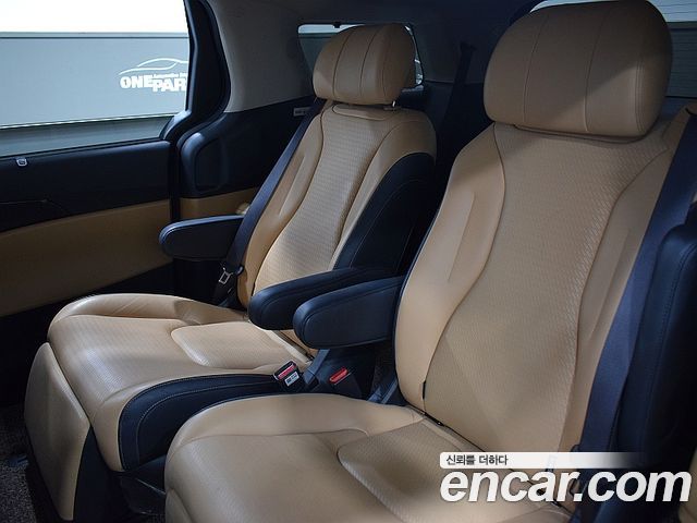 Kia Canival 2023 — photo 7